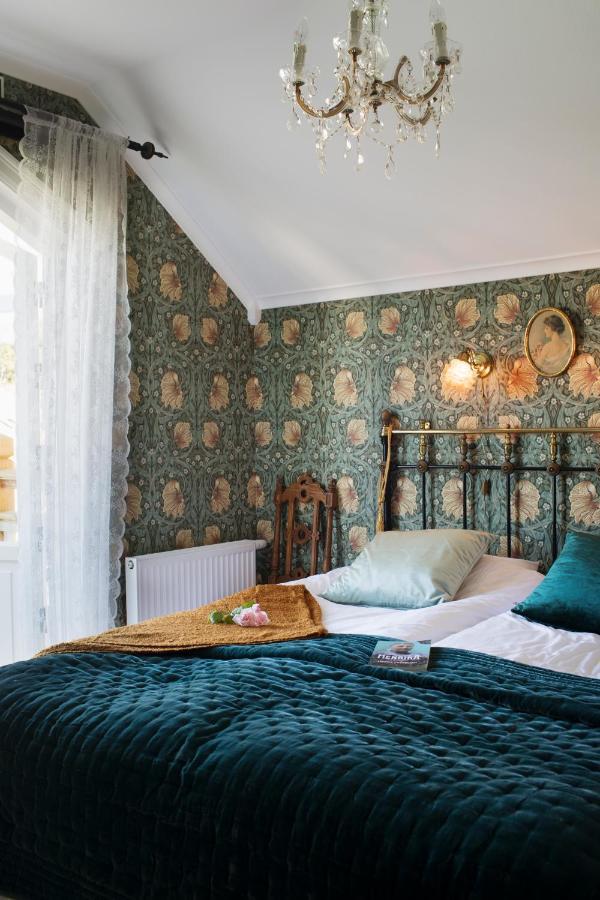 Hotel Strandflickornas Annex Gula Villan 4*